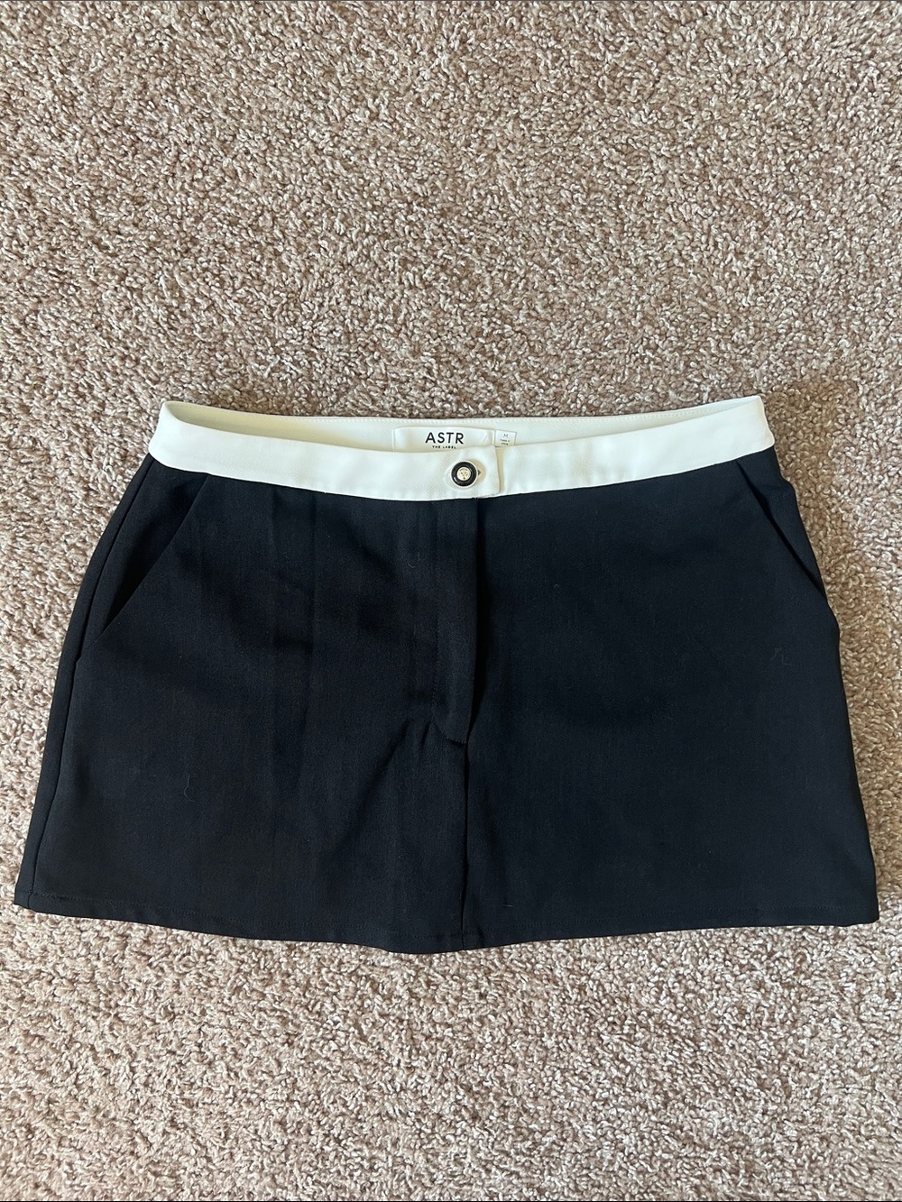 ASTR The Label NWT!! Black Skort with White Contrast Waistband
